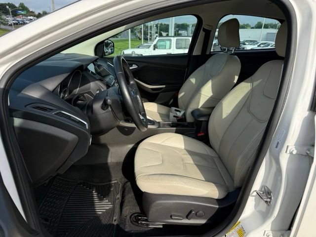 Used 2016 Ford Focus Titanium FWD image 15