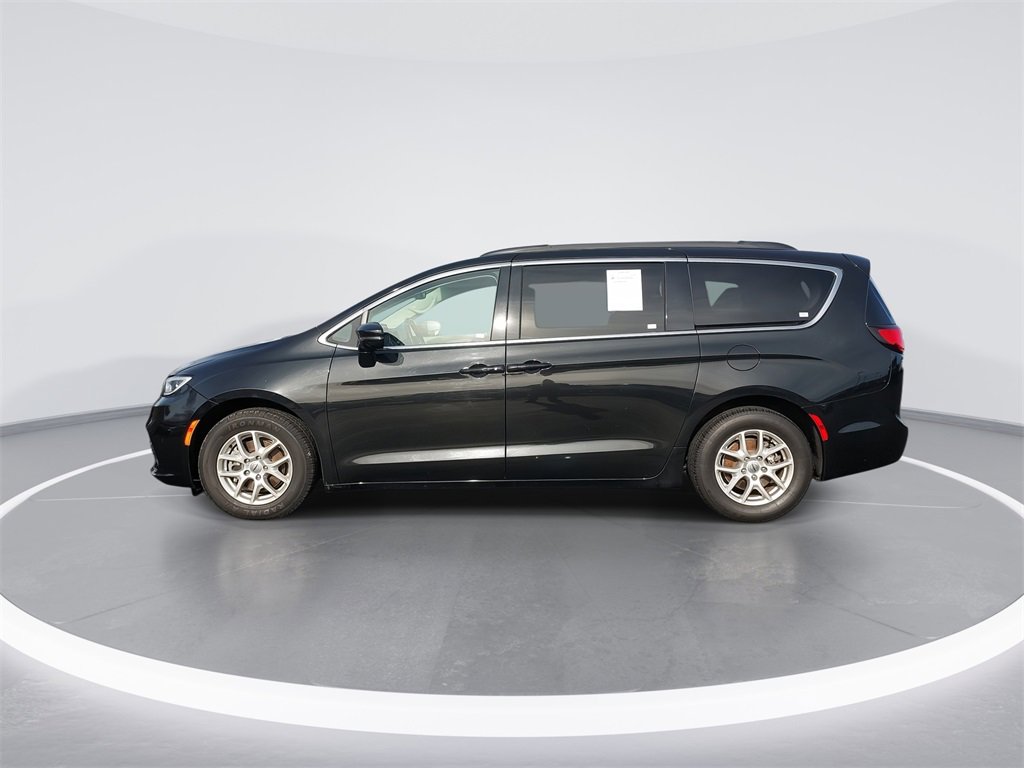 Used 2022 Chrysler Pacifica Touring-L image 5