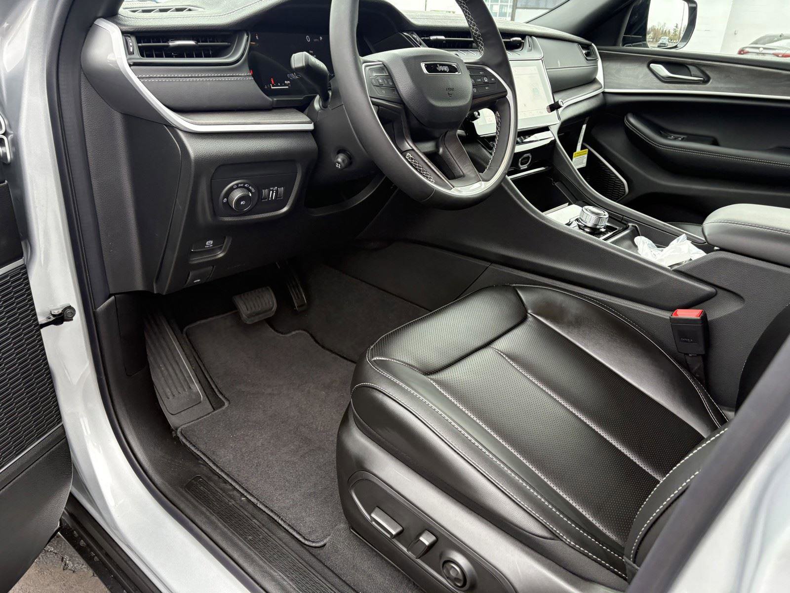 New 2026 Jeep Grand Cherokee L Limited image 16