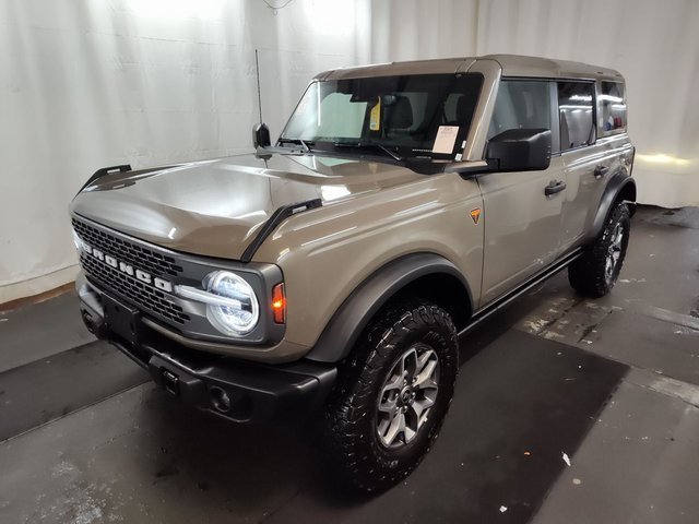 Used 2025 Ford Bronco Badlands image 1