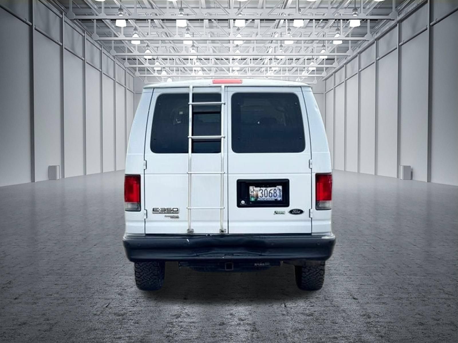 Used 2014 Ford E-350 and Econoline 350 XLT RWD image 12