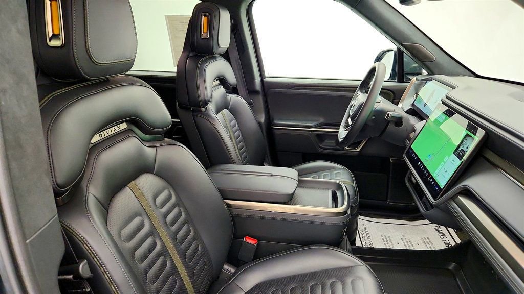 Used 2024 Rivian R1S Adventure AWD/4WD image 26