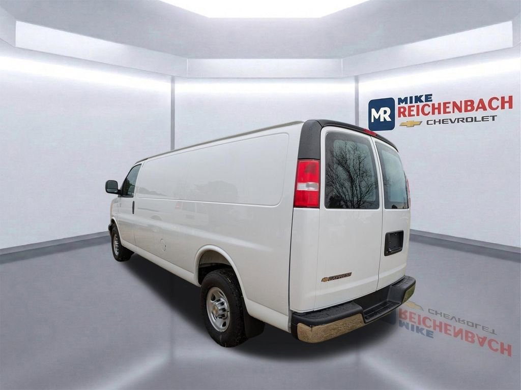 New 2025 Chevrolet Express 2500 Work Van 3D Extended Cargo Van w/ Driver Convenience Package image 6