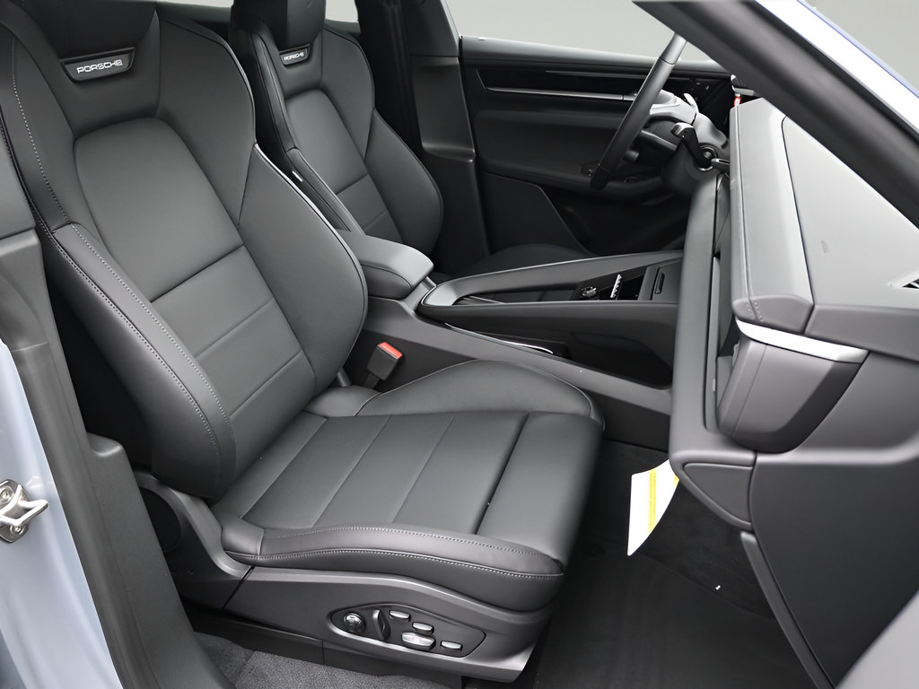 New 2025 Porsche Macan 4 Electric AWD/4WD image 12