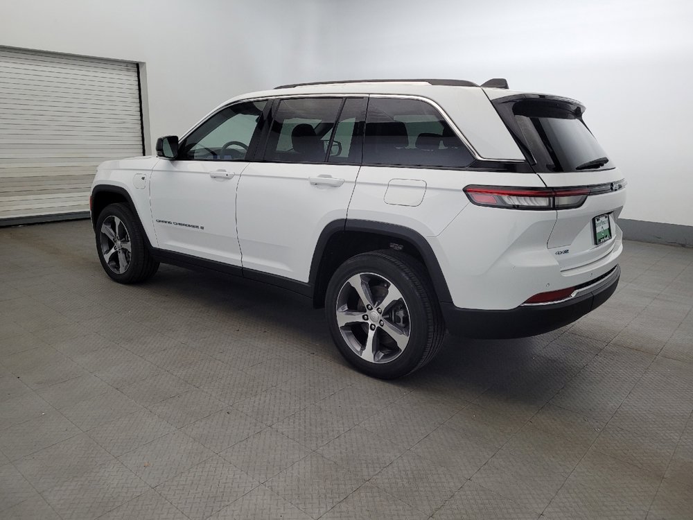 Used 2023 Jeep Grand Cherokee 4WD 4xe image 3