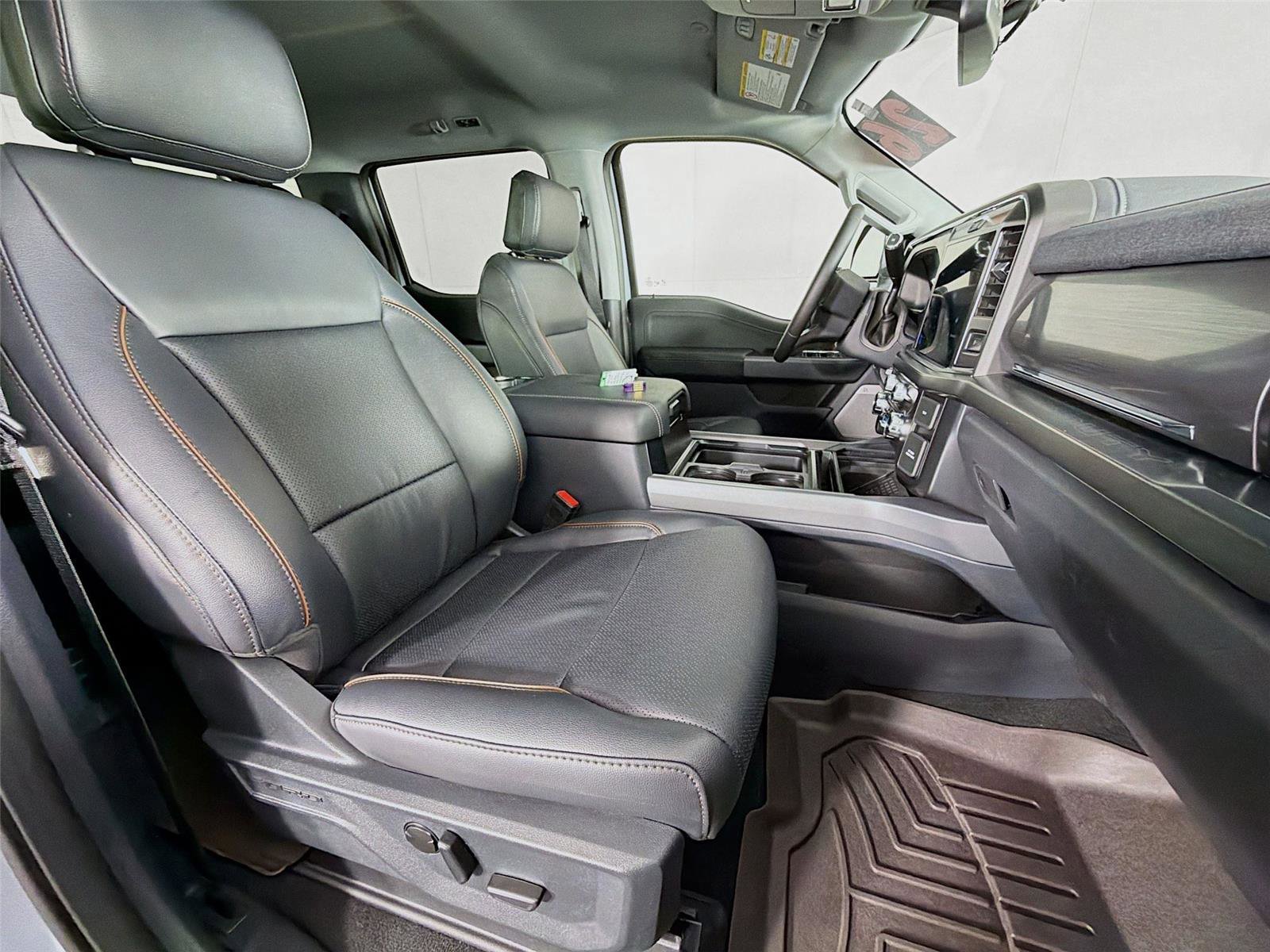 Used 2026 Ford F350 Lariat w/ Black Appearance Package image 29