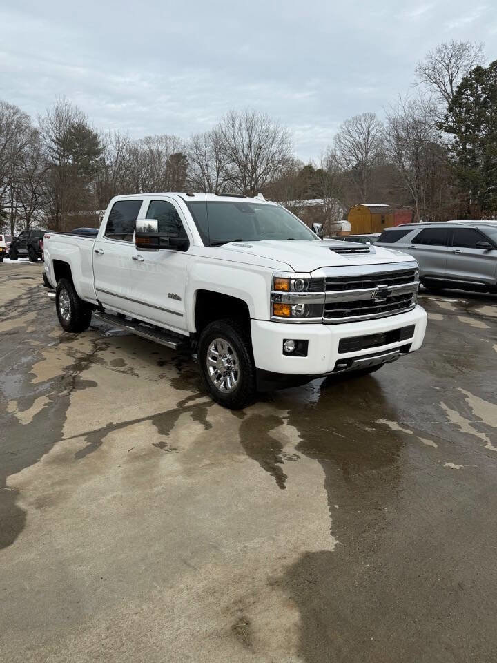 Used 2018 Chevrolet Silverado 3500 High Country w/ Duramax Plus Package image 8