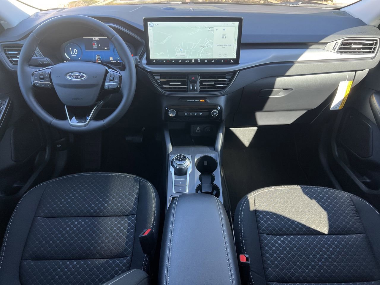 New 2025 Ford Escape Active w/ Active Premium Tech Pack image 2