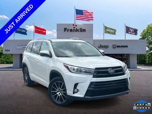 Used 2017 Toyota Highlander SE FWD video 1