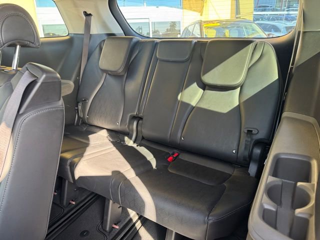 Used 2025 Kia Carnival FWD image 13