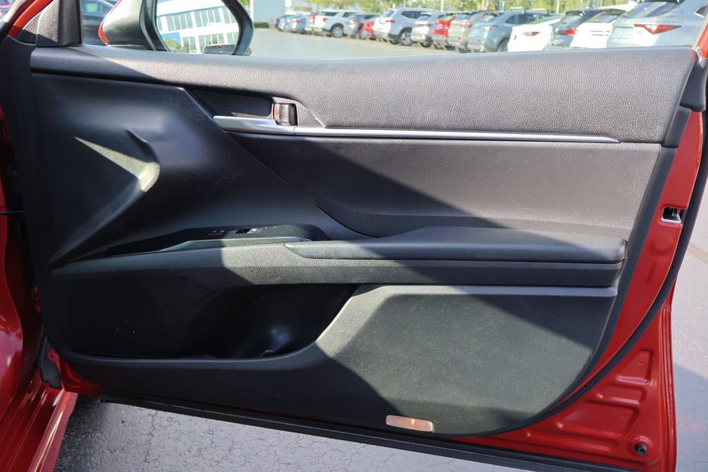 Used 2019 Toyota Camry SE FWD image 21