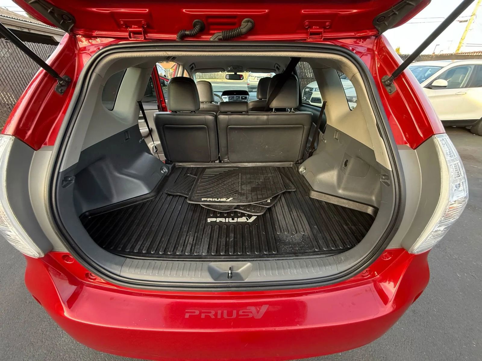 Used 2012 Toyota Prius V Five image 12