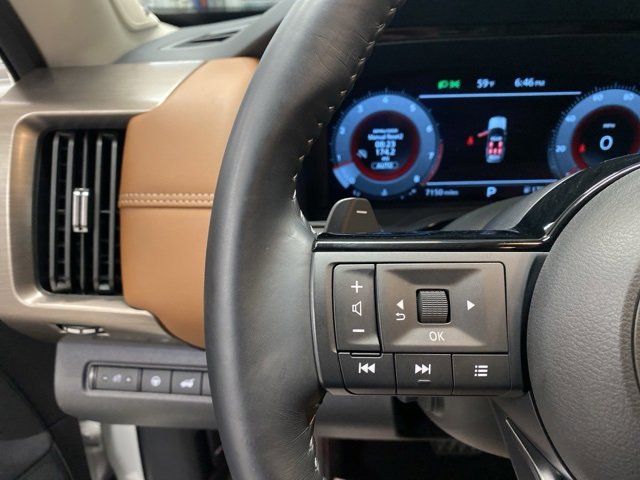 Used 2024 Nissan Pathfinder Platinum image 15