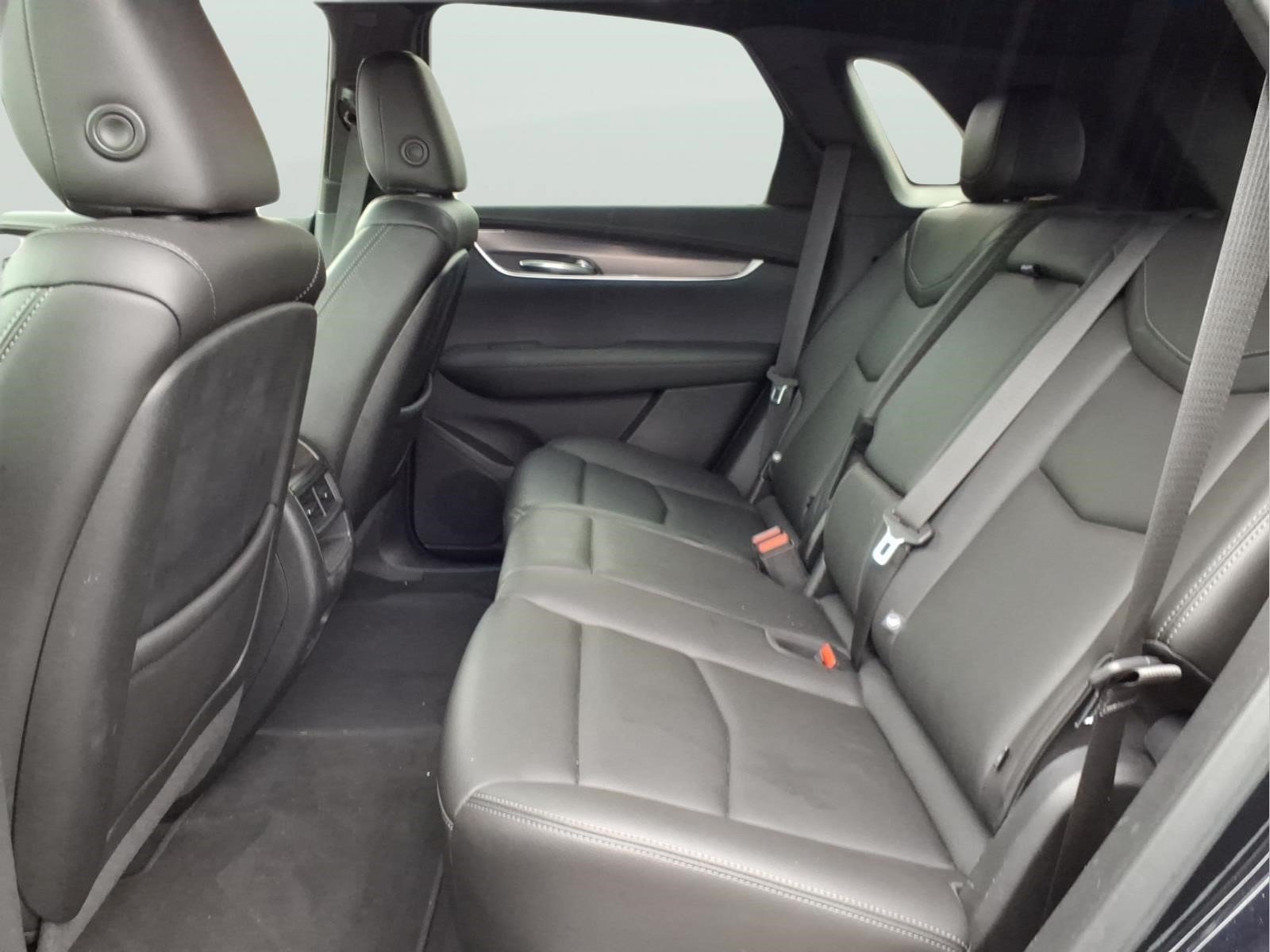 Used 2022 Cadillac XT5 Luxury AWD/4WD image 9