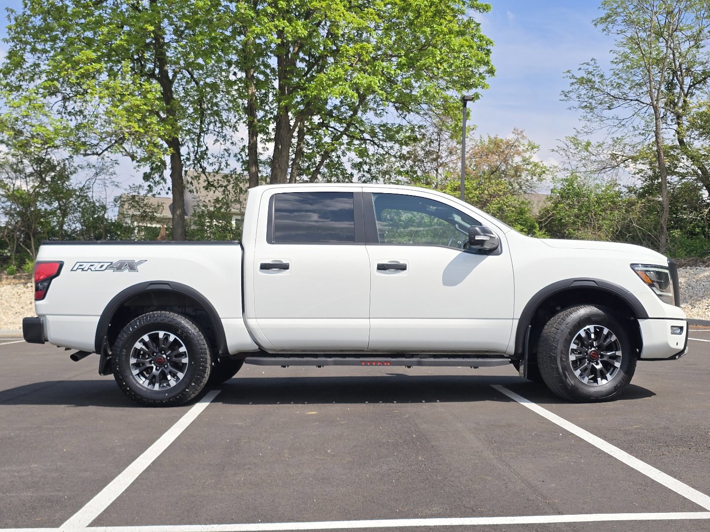 Used 2023 Nissan Titan PRO-4X w/ Pro-4x Convenience Package AWD/4WD image 33