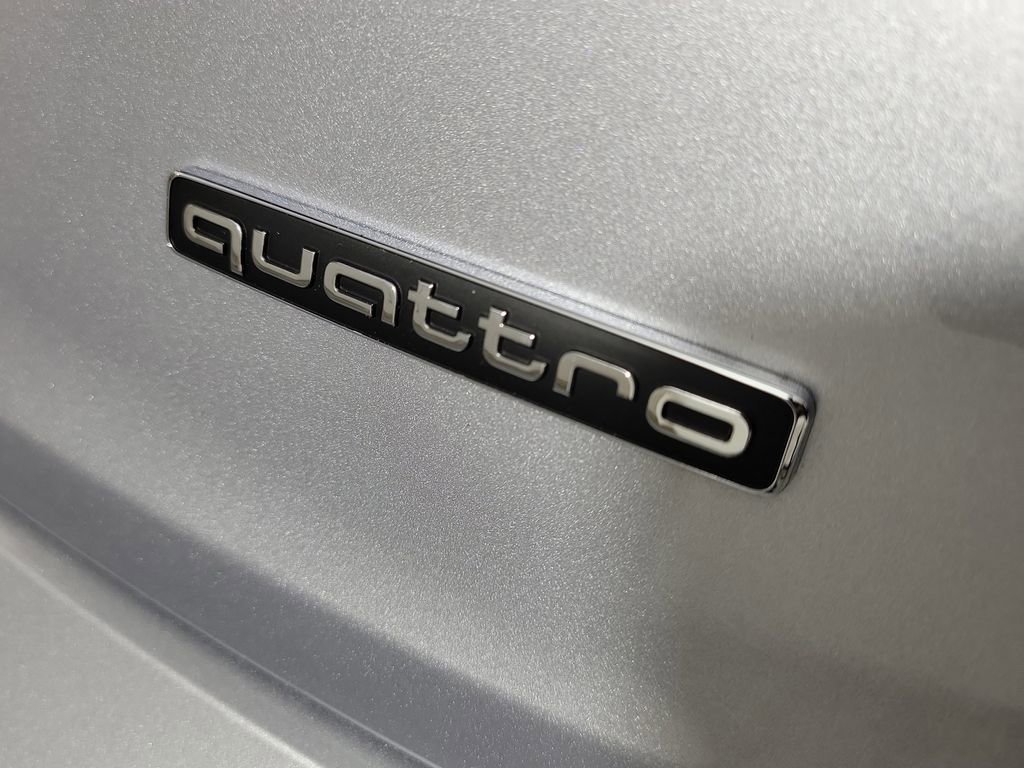 Used 2024 Audi Q5 e Premium Plus w/ Premium Plus Package AWD/4WD image 7