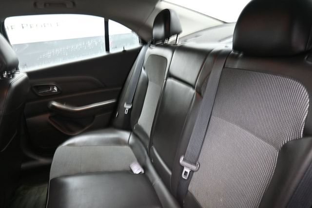 Used 2015 Chevrolet Malibu LT FWD image 17