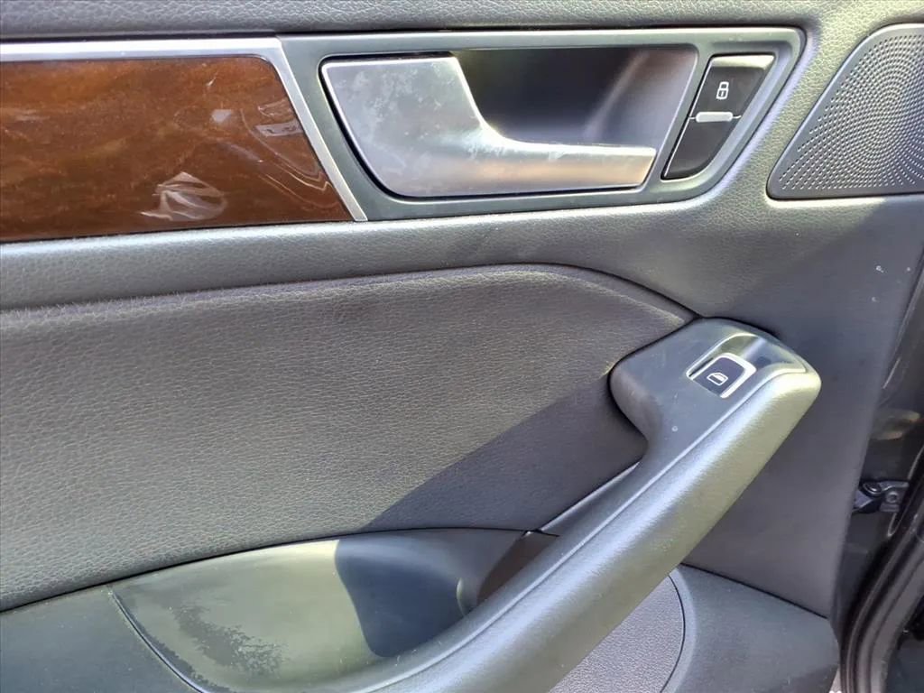 Used 2016 Audi Q5 2.0T Premium Plus w/ Technology Package image 22