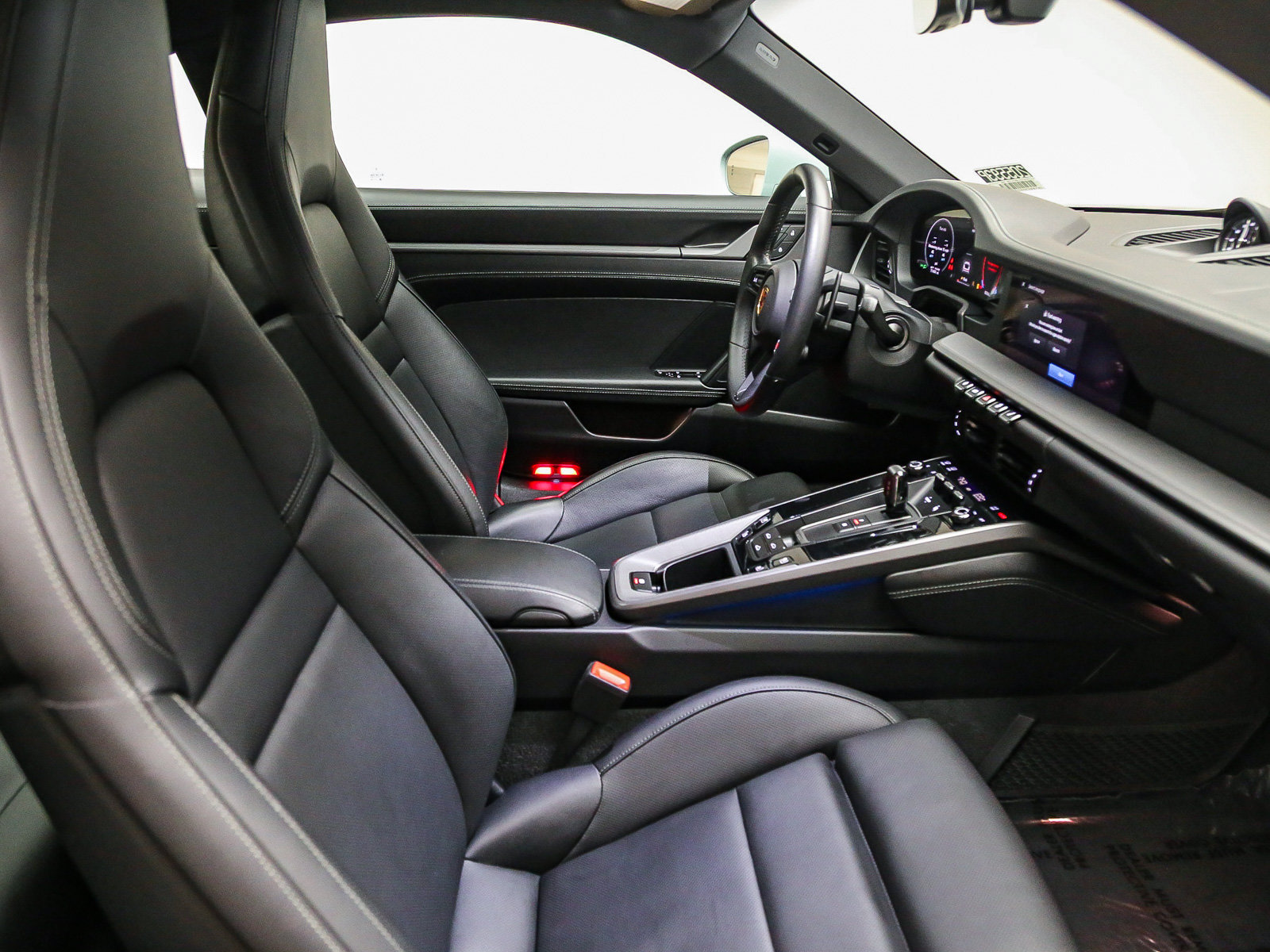 Certified 2025 Porsche 911 Carrera w/ Premium Package RWD image 21