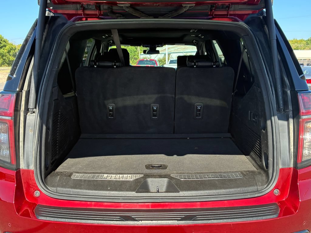Used 2022 Chevrolet Suburban RST w/ Luxury Package AWD/4WD image 5