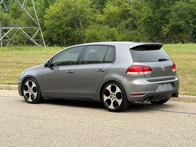Used 2011 Volkswagen Golf 4-Door FWD image 35