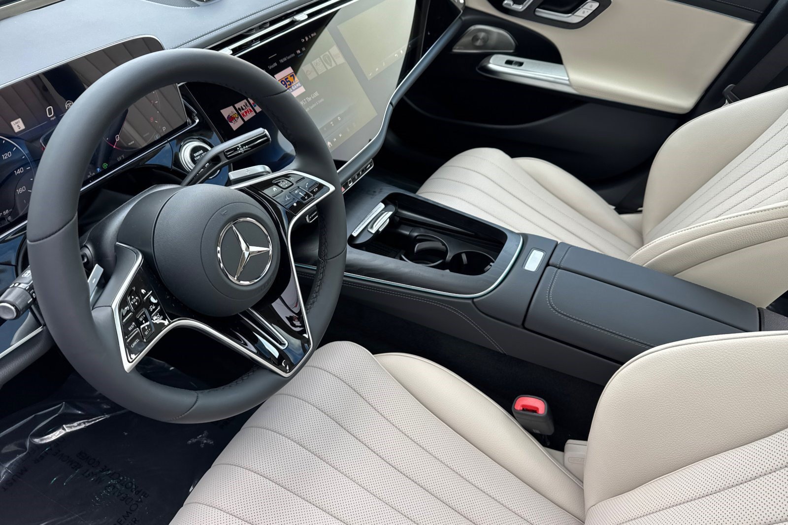 New 2027 Mercedes-Benz E 450 4MATIC Sedan image 4