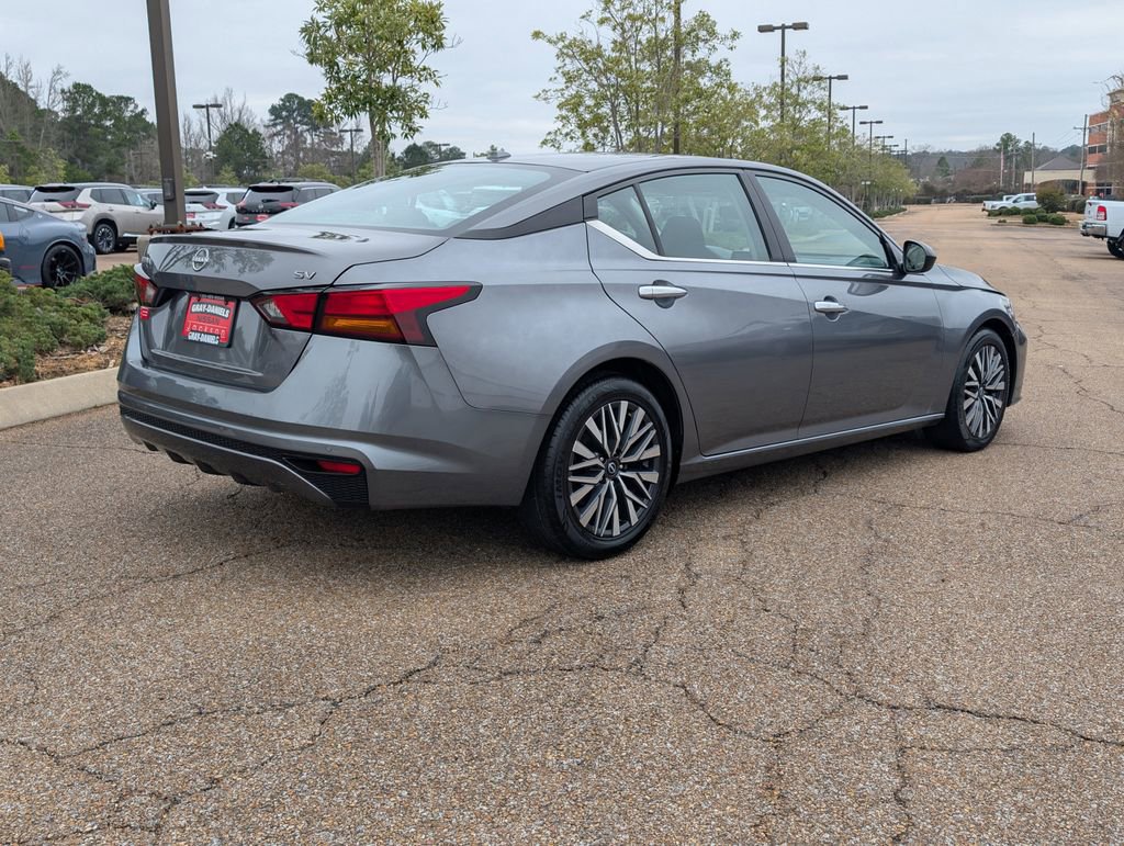 Used 2024 Nissan Altima 2.5 SV image 4