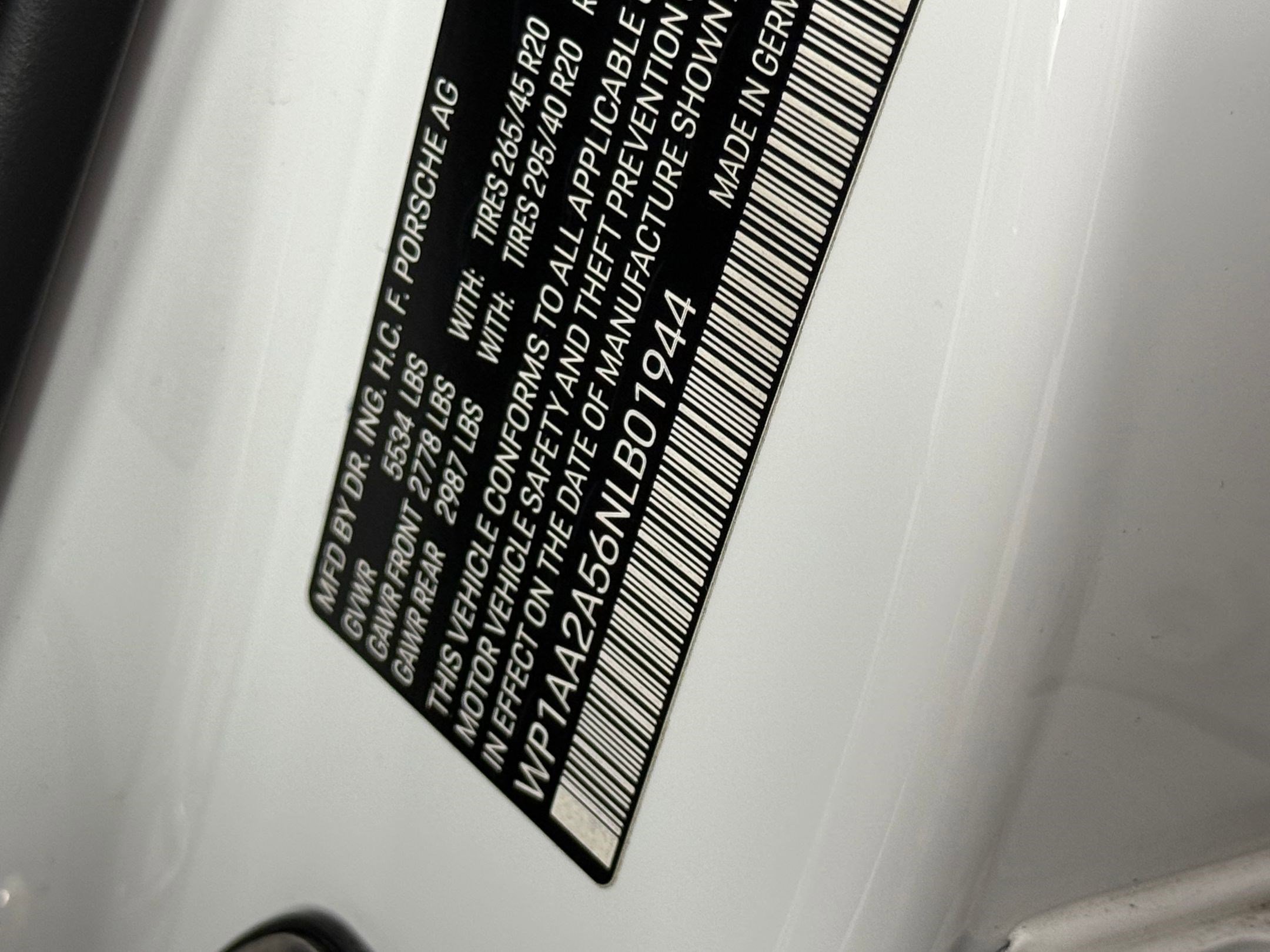 Certified 2022 Porsche Macan image 27