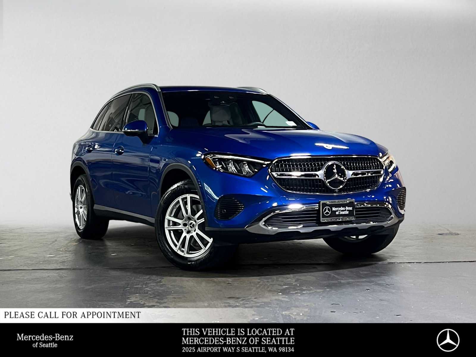 Used 2025 Mercedes-Benz GLC 300 image 1