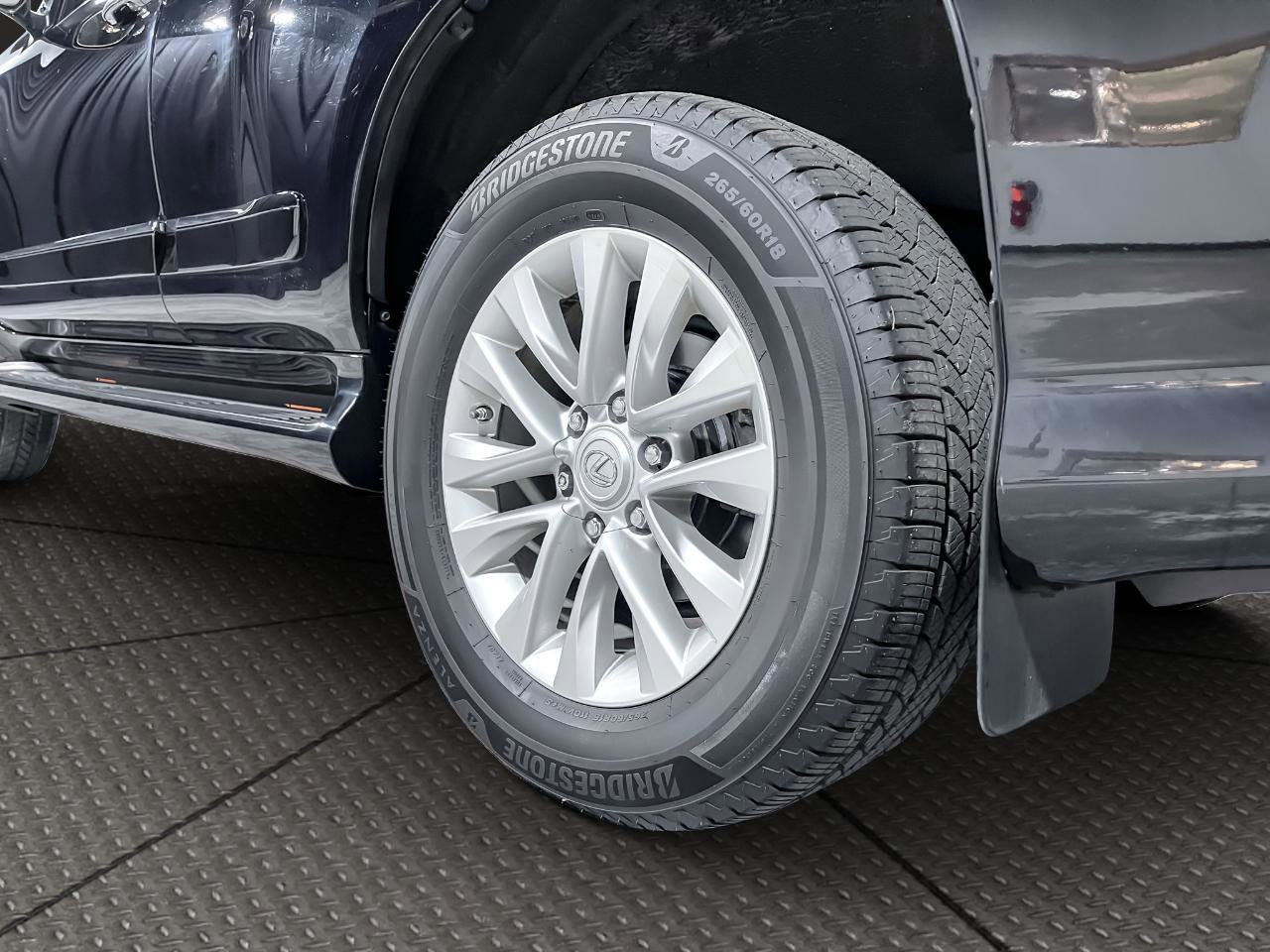 Used 2017 Lexus GX 460 Premium w/ Premium Package image 24