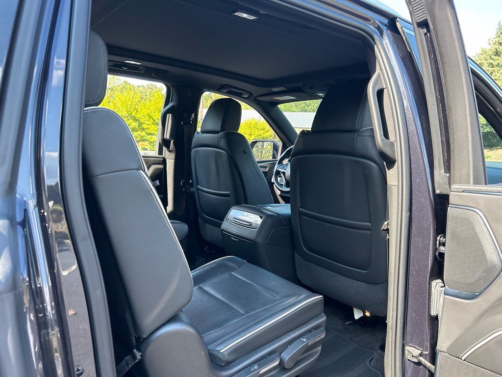 Used 2022 Cadillac Escalade ESV Premium Luxury AWD/4WD image 50