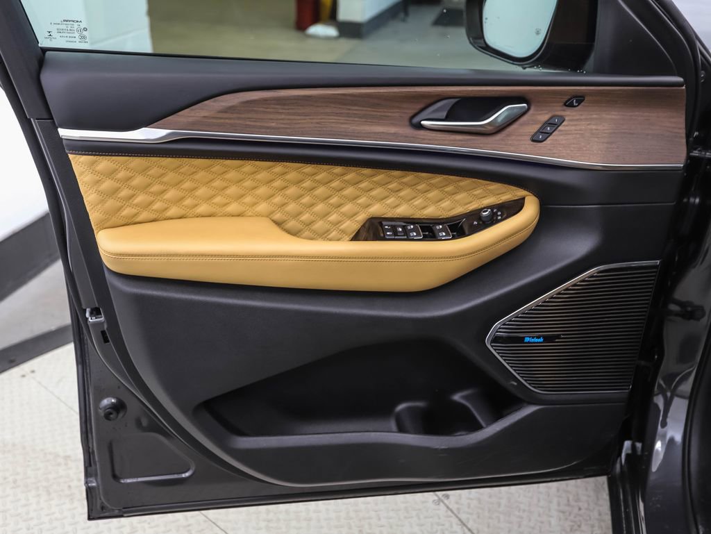 Used 2022 Jeep Grand Cherokee Summit w/ Adv Protech Group IV image 9