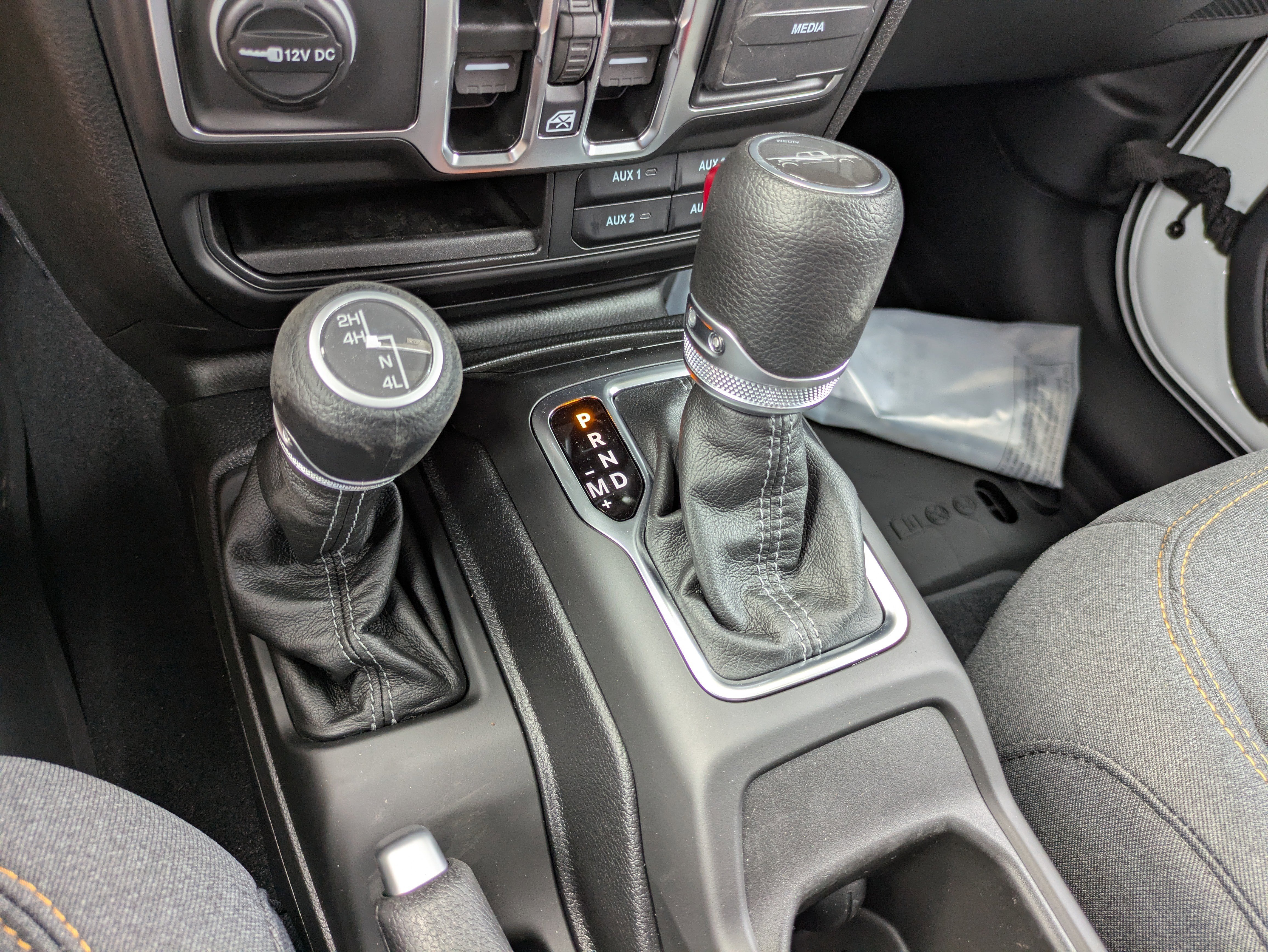 New 2025 Jeep Gladiator Sport image 16