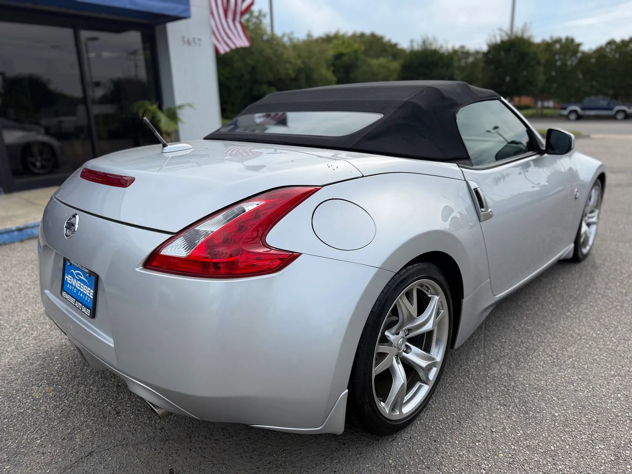 Used 2010 Nissan 370Z Touring w/ Sport Pkg RWD image 20