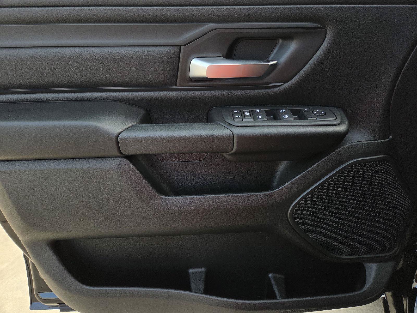 New 2026 RAM 1500 Express AWD/4WD image 12