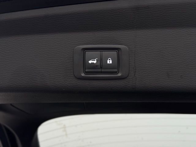 Used 2025 Mitsubishi Outlander SE image 11