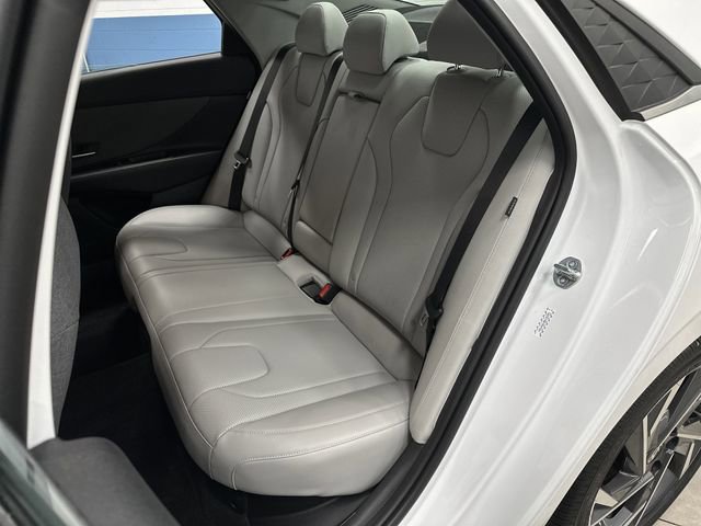Used 2024 Hyundai Elantra Limited image 30