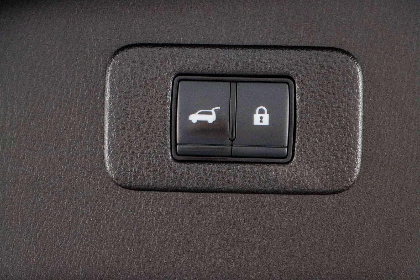 Used 2023 Nissan Armada Platinum w/ Cargo Package image 35