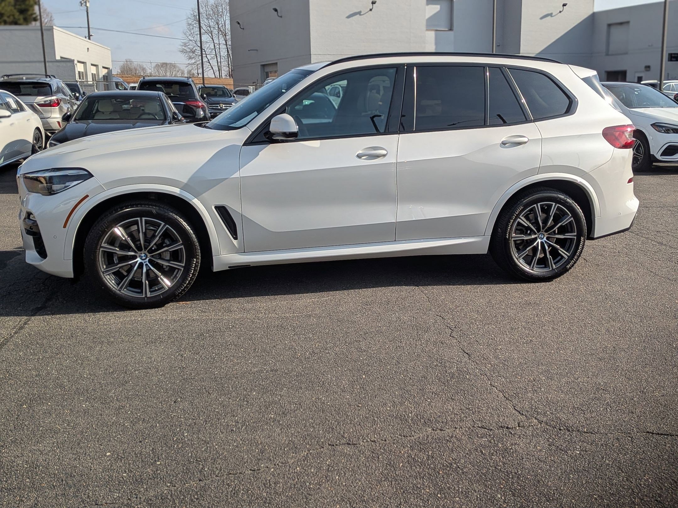 Used 2021 BMW X5 xDrive40i w/ M Sport Package image 6