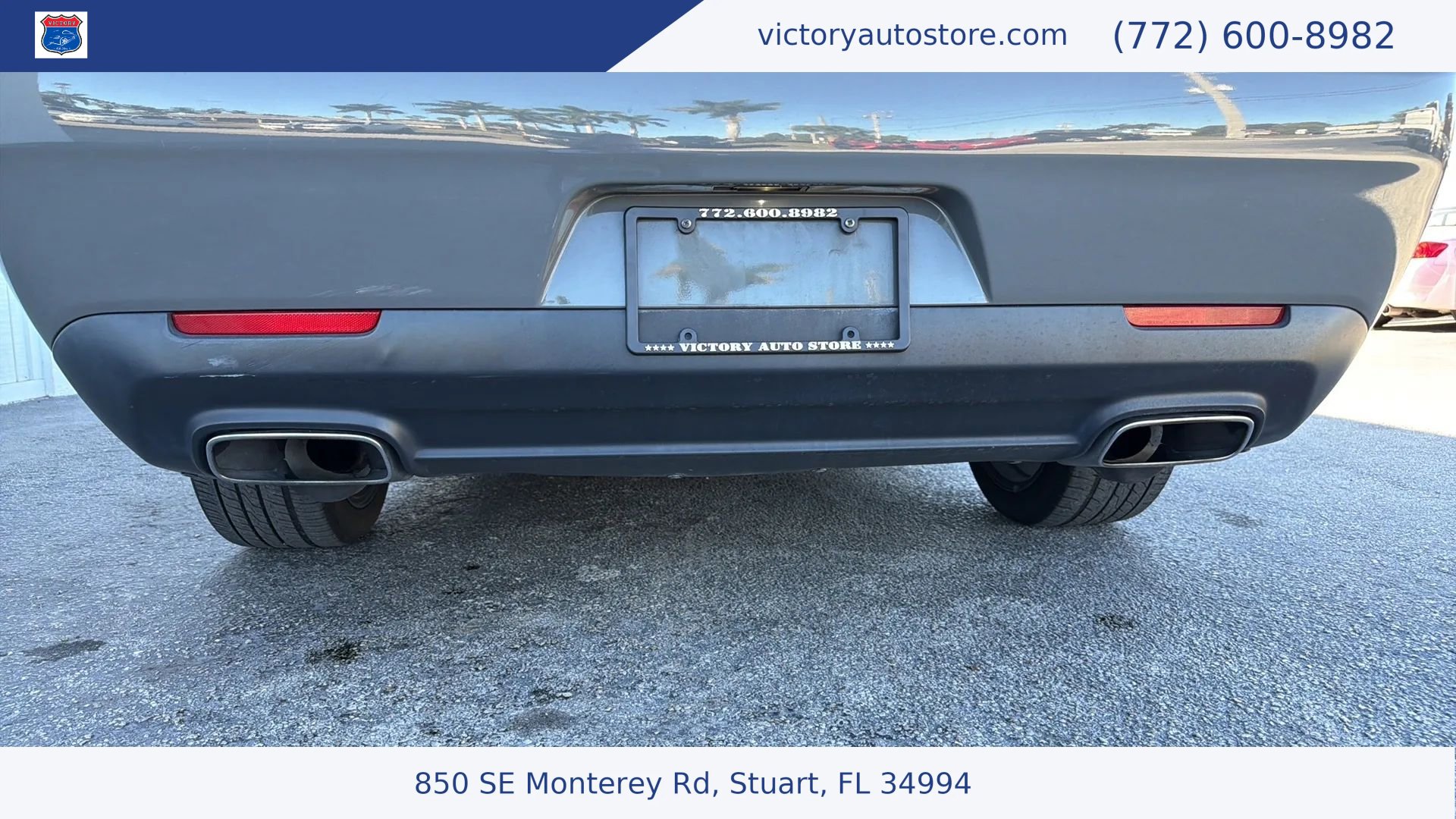 Used 2018 Dodge Challenger SXT w/ Blacktop Package RWD image 12