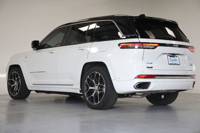Used 2022 Jeep Grand Cherokee Summit AWD/4WD image 9