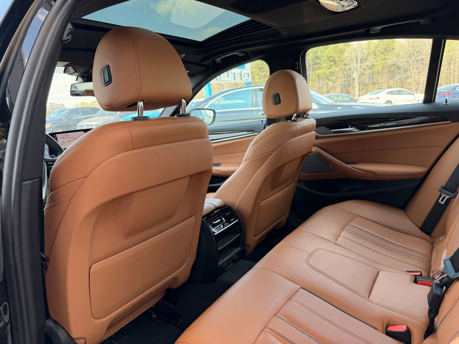 Used 2019 BMW 540i w/ Premium Package RWD image 15
