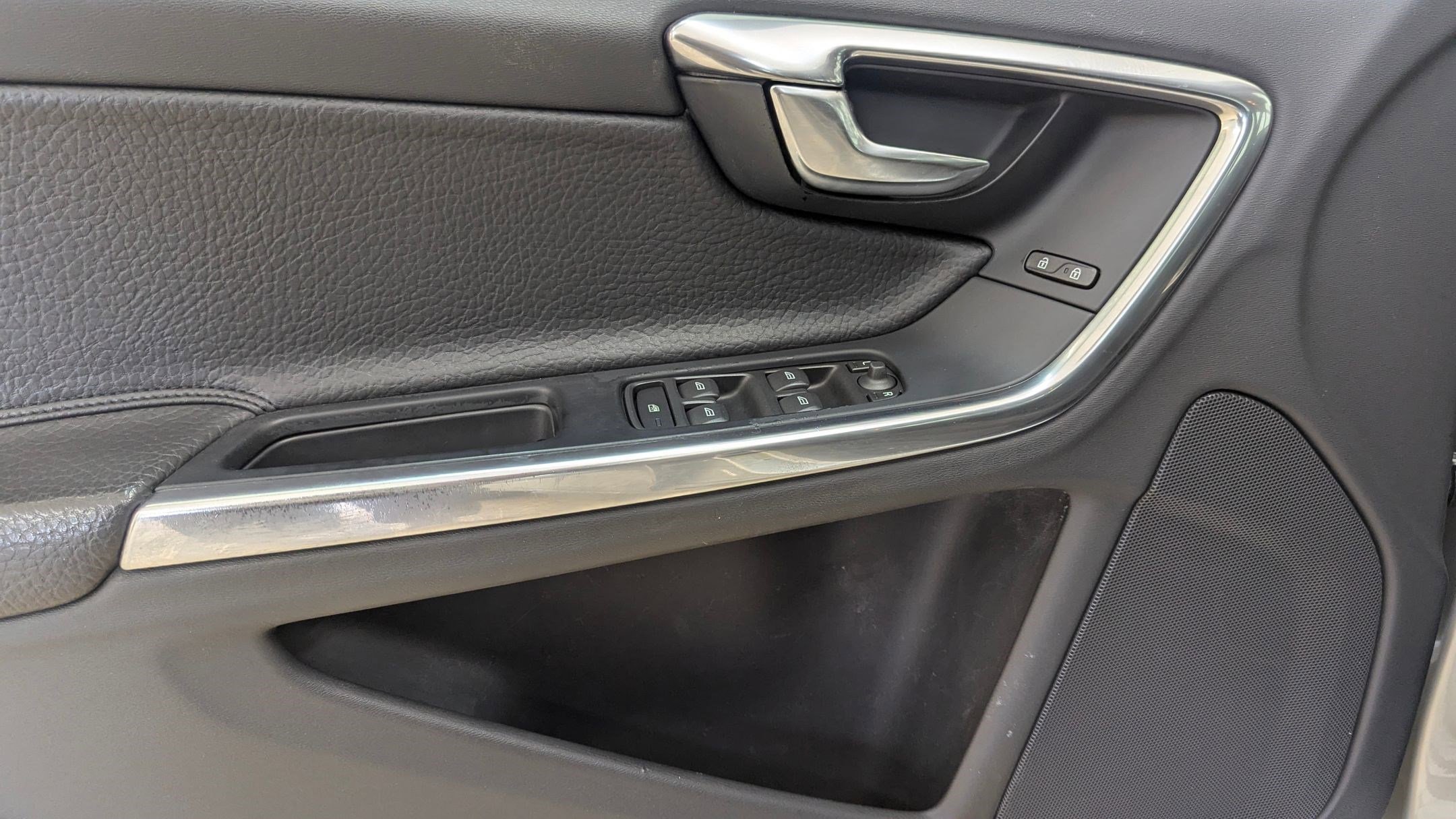 Used 2012 Volvo S60 T5 image 13