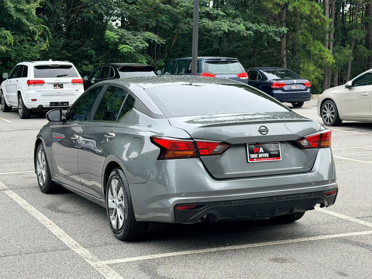 Used 2024 Nissan Altima 2.5 S FWD image 7