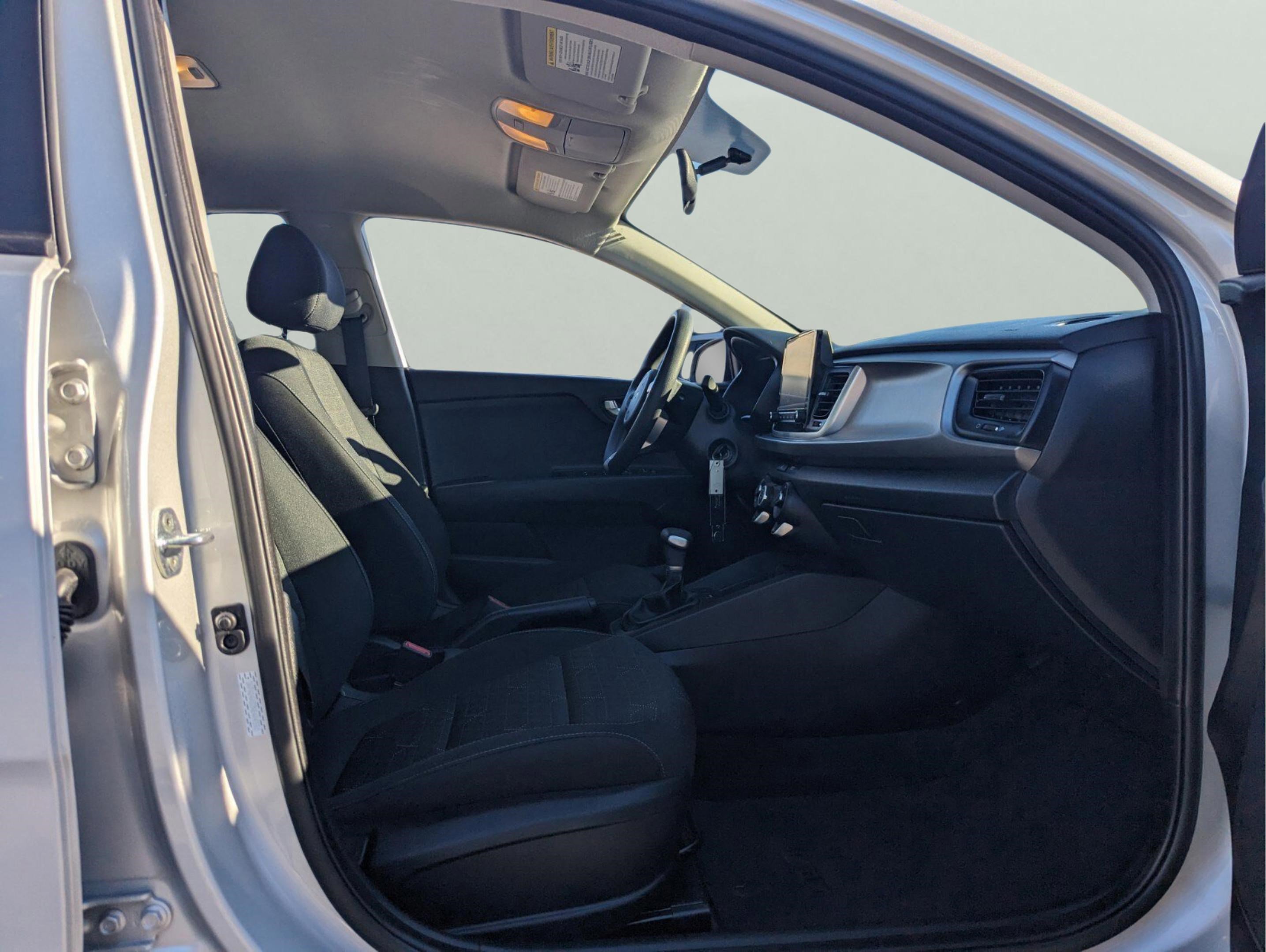 Used 2022 Kia Rio LX image 31