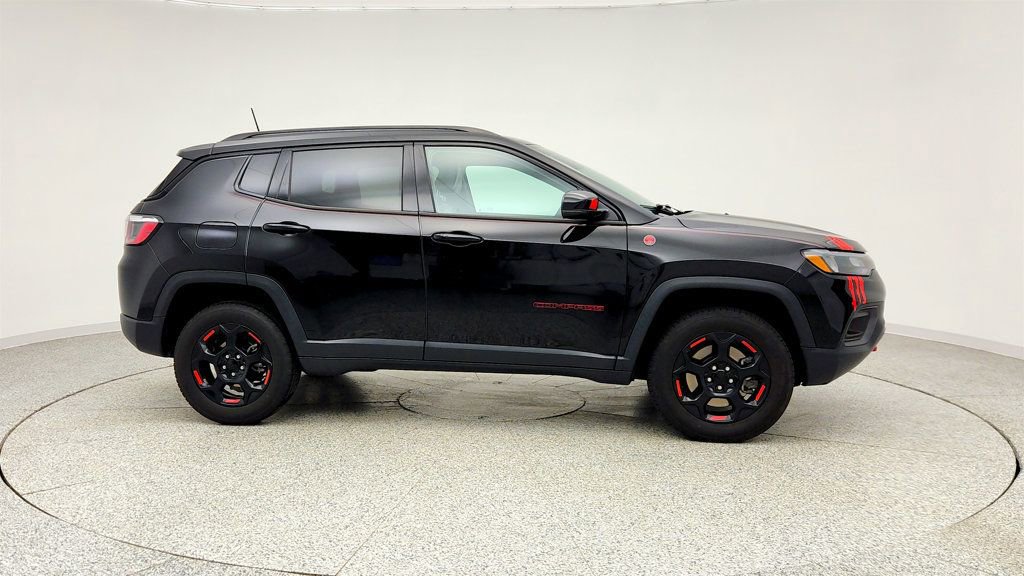 Used 2023 Jeep Compass Trailhawk image 4