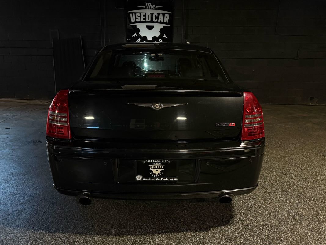 Used 2006 Chrysler 300 SRT8 w/ SRT Option Group II RWD image 5