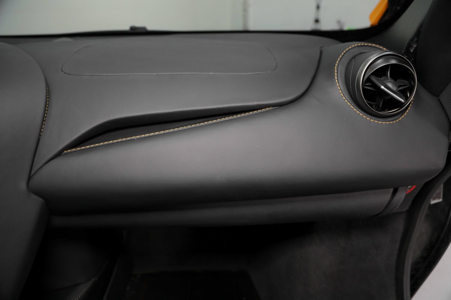 Used 2021 McLaren 765LT RWD image 40