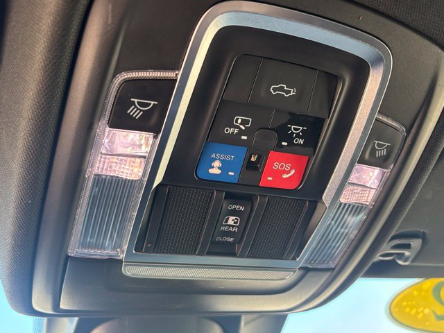 Used 2022 RAM 1500 Limited AWD/4WD image 9