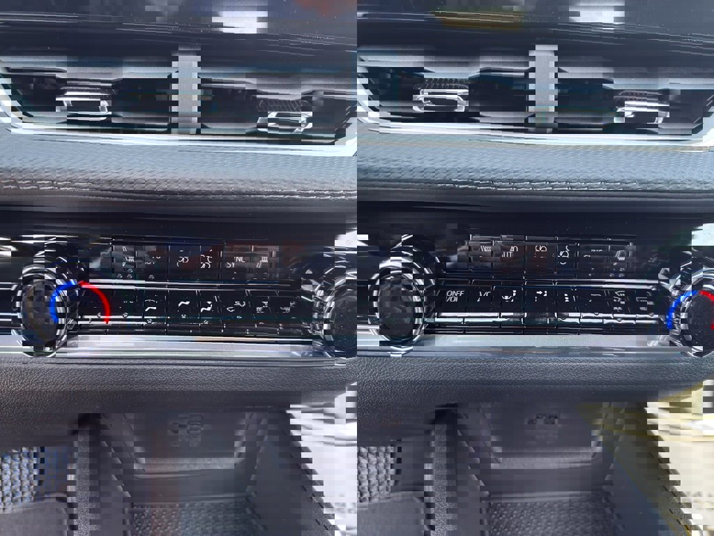 New 2026 Chevrolet Equinox LT w/ Convenience Package II image 12